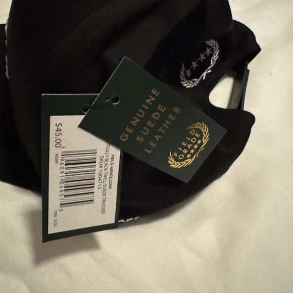 Black Embroidered Cap - Picture 2 of 3